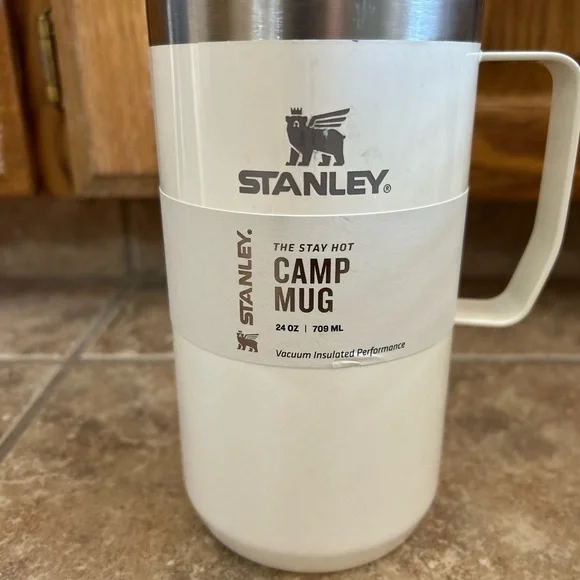 Stanley Camp Mug White 24 oz - Picture 2 of 4
